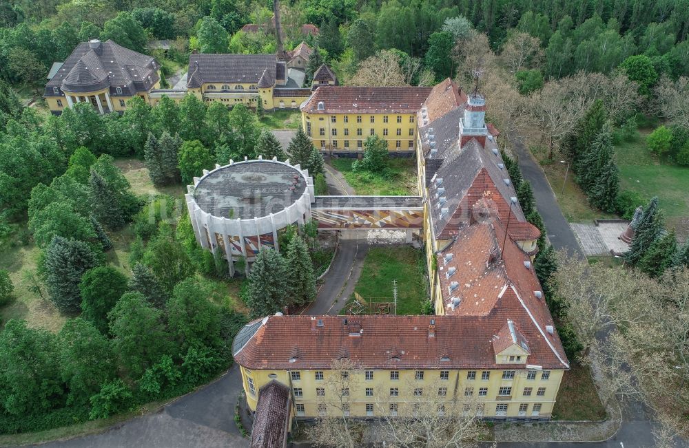 Luftaufnahme Wunsdorf Gebaudekomplex Der Ehemaligen Militar Kaserne Haus Der Offiziere Im Ortsteil Waldstadt In Wunsdorf Im