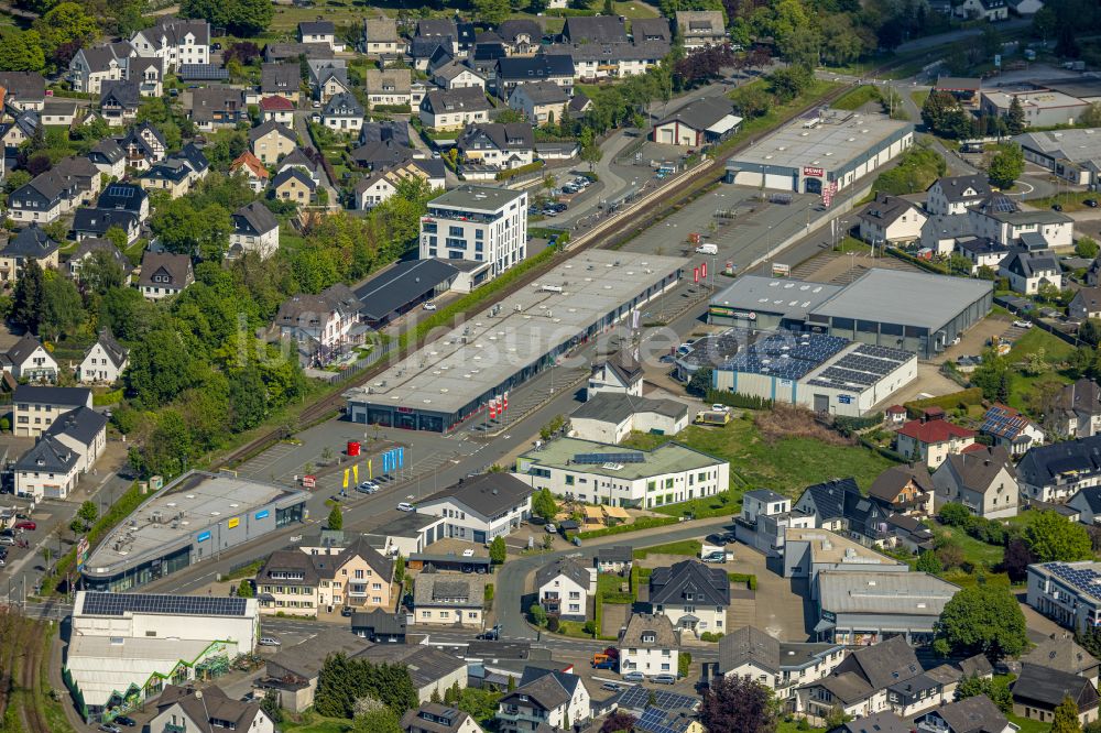 Brilon von oben - Gebaude der KITA Kindertagesstatte - Kindergarten DRK-Familienzentrum & Kindertageseinrichtung in Brilon im Bundesland Nordrhein-Westfalen, Deutschland