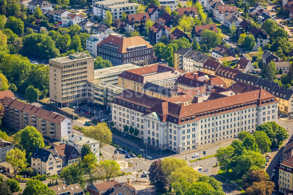 Hagen von oben - Gebaude des Landgericht und Amtsgericht Hagen an der Gerichtsstraße in Hagen in Nordrhein-Westfalen