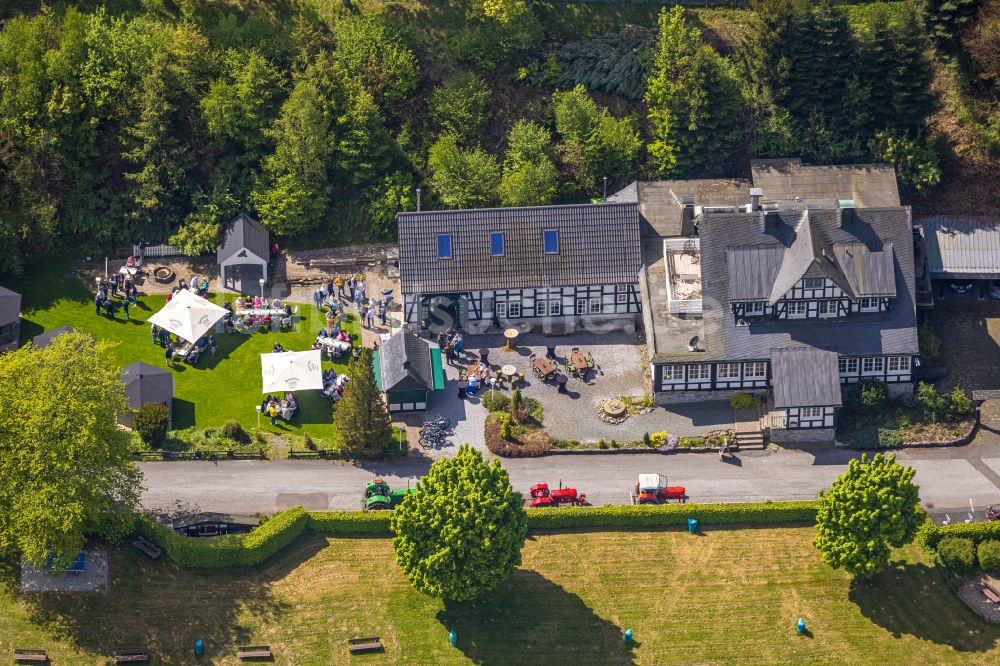 Gudenhagen aus der Vogelperspektive: Gebaude des Restaurant Forsthaus Waldsee in Gudenhagen im Bundesland Nordrhein-Westfalen, Deutschland