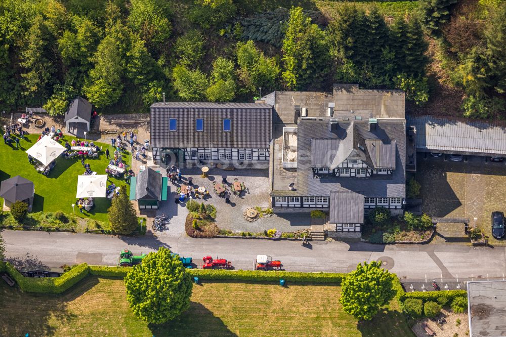 Luftaufnahme Gudenhagen - Gebaude des Restaurant Forsthaus Waldsee in Gudenhagen im Bundesland Nordrhein-Westfalen, Deutschland