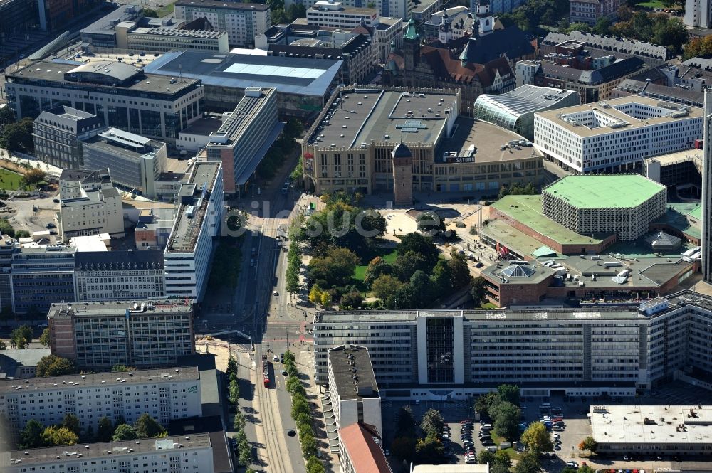 Luftaufnahme Chemnitz - Gebiet um die Straße der Nationen mit Blick auf das Einkaufszentrum Galerie Roter Turm in Chemnitz in Sachsen