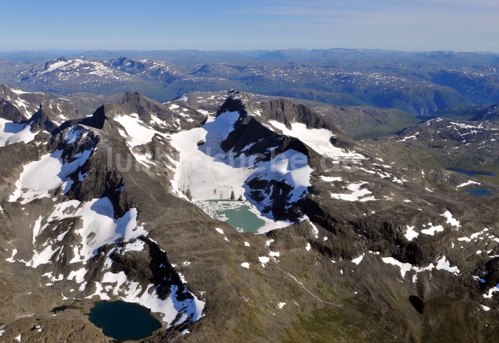 Luster von oben - Gebirgskamm Dyrhaugsryggen bei Luster in der Provinz Sogn og Fjordane in Norwegen