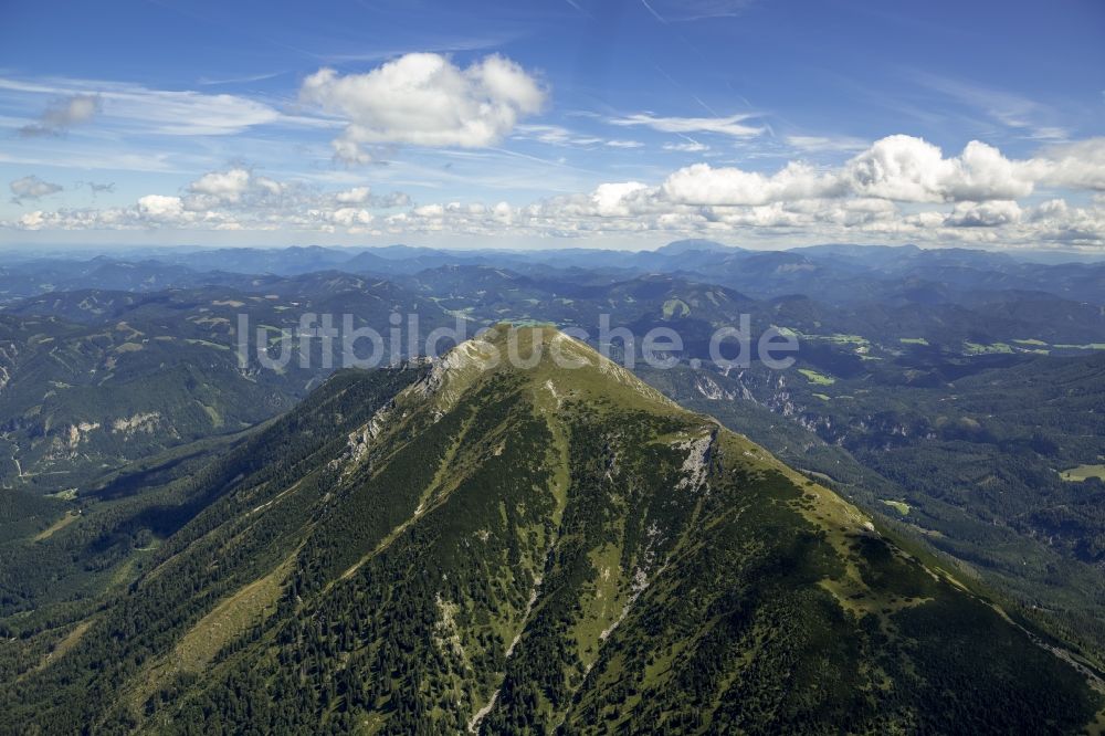 Luftbild Lackenhof - Gebirgsmassiv - Berg Ötscher bei Lackenhof in Niederösterreich in Österreich