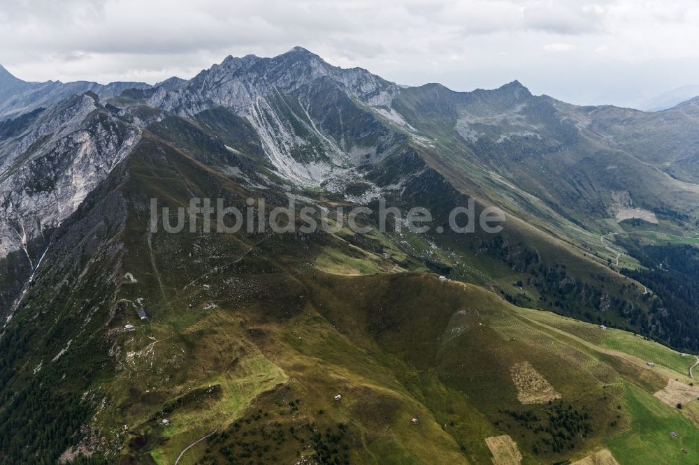 Luftbild Sarntaler Alpen - Gebirgszug der Sarntaler Alpen in der Provinz Trentino-Südtirol in Italien