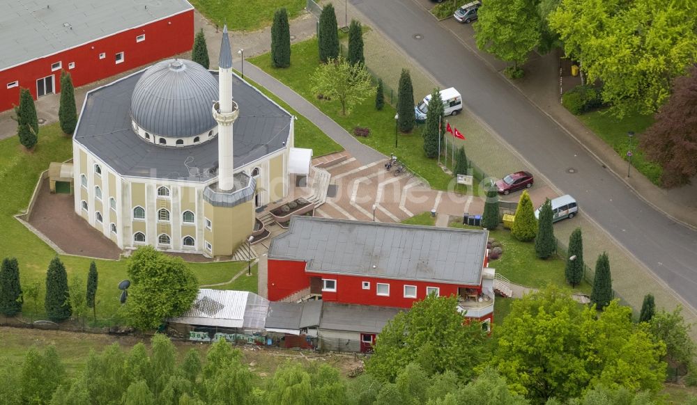 Gelsenkirchen von oben - Gebäude der El-Aksa - Moschee, einem muslimischen Sakralbau im Stadtteil Hassel in Gelsenkirchen im Bundesland Nordrhein-Westfalen