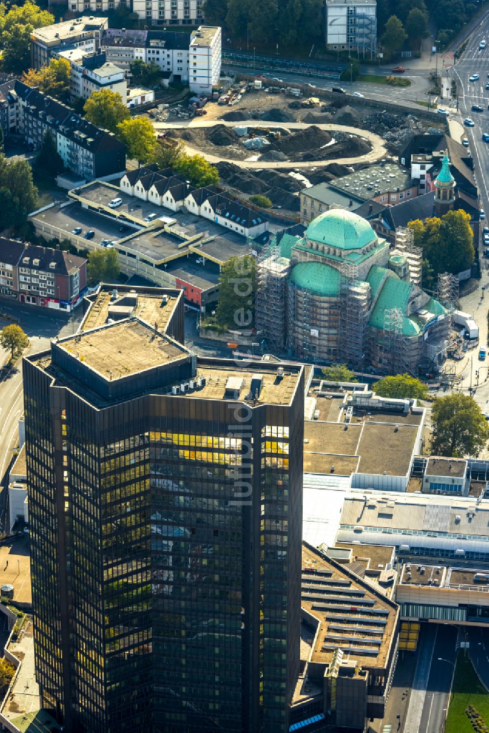 Essen von oben - Gebäude der Alten Synagoge der jüdischen Gemeinde in Essen im Bundesland Nordrhein-Westfalen