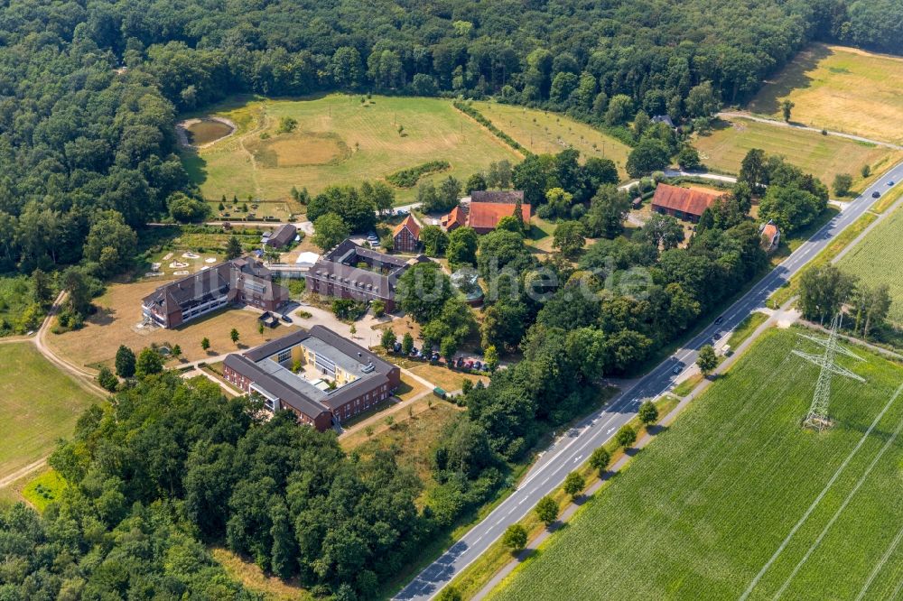 Luftaufnahme Münster - Gebäude des Altersheim - Altenwohnheim Haus Heidhorn in Münster im Bundesland Nordrhein-Westfalen, Deutschland