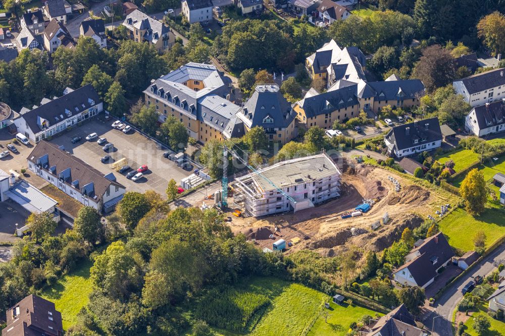 Luftaufnahme Hilchenbach - Gebäude des Altersheim - Seniorenresidenz Alloheim Senioren-Residenz Hilchenbach in Hilchenbach im Bundesland Nordrhein-Westfalen, Deutschland