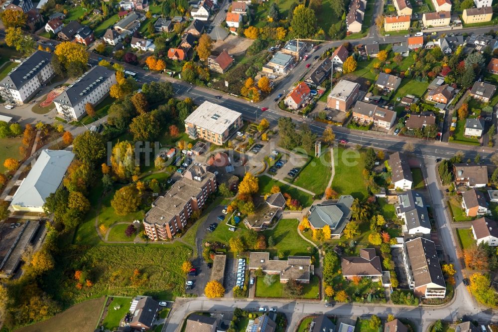 Hamm von oben - Gebäude des Altersheim - Seniorenresidenz Amalie-Sieveking-Haus und Wohn- und Baugebiet am Alten Uentroper Weg im herbstlichen Hamm im Bundesland Nordrhein-Westfalen