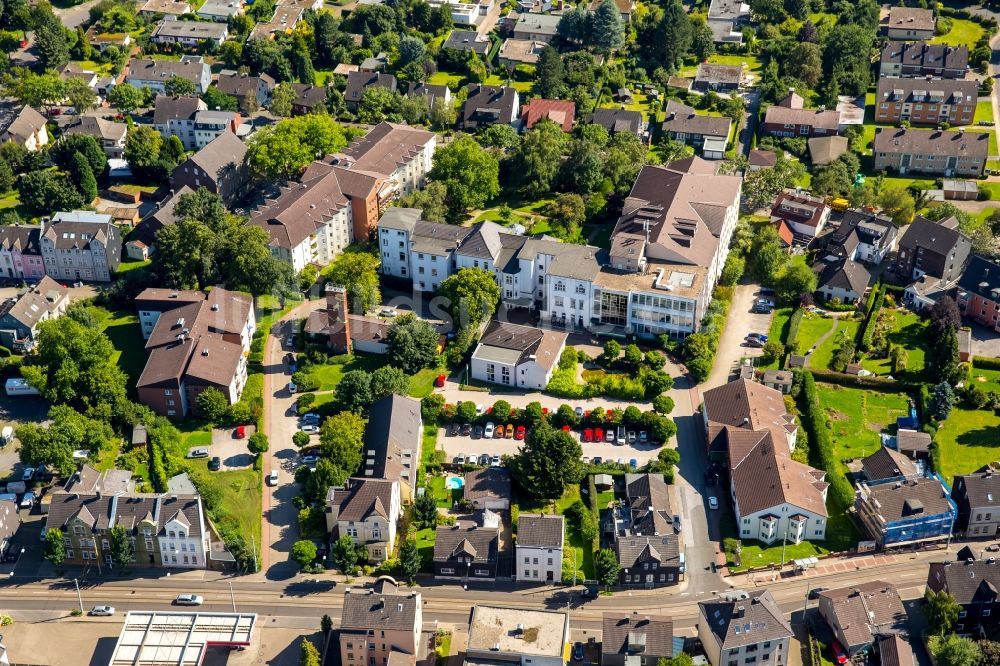 Bochum von oben - Gebäude des Altersheim - Seniorenresidenz der Augusta Ambulante Dienste gGmbH in Bochum im Bundesland Nordrhein-Westfalen