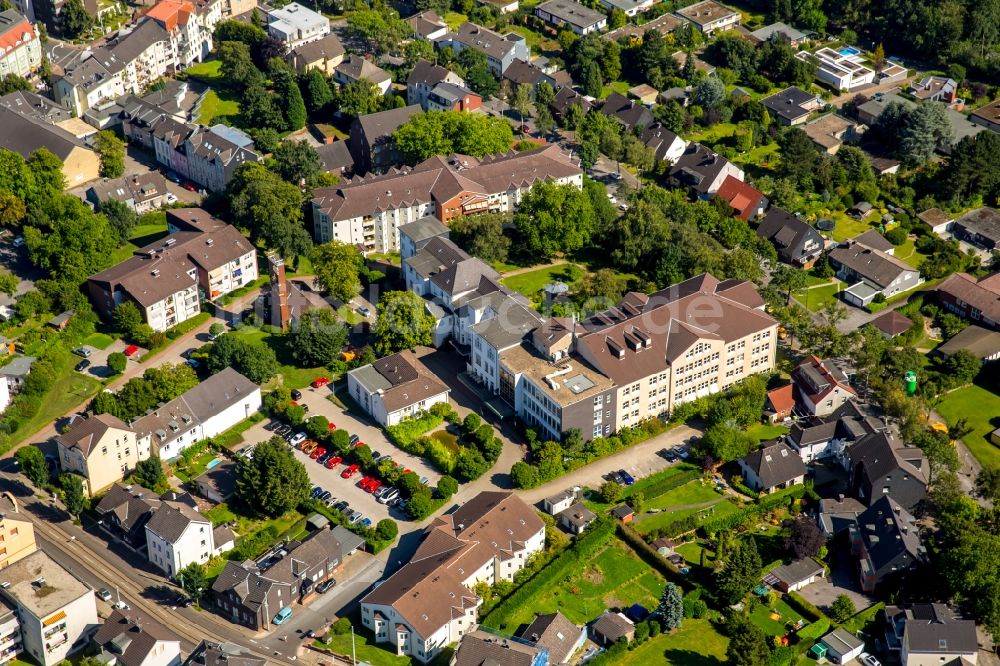 Bochum aus der Vogelperspektive: Gebäude des Altersheim - Seniorenresidenz der Augusta Ambulante Dienste gGmbH in Bochum im Bundesland Nordrhein-Westfalen