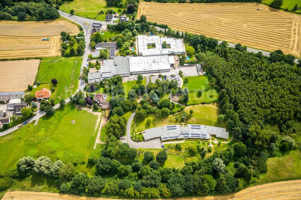 Luftbild Gevelsberg - Gebäude des Altersheim - Seniorenresidenz der AWO in der Neuenlander Sraße in Gevelsberg im Bundesland Nordrhein-Westfalen - NRW, Deutschland