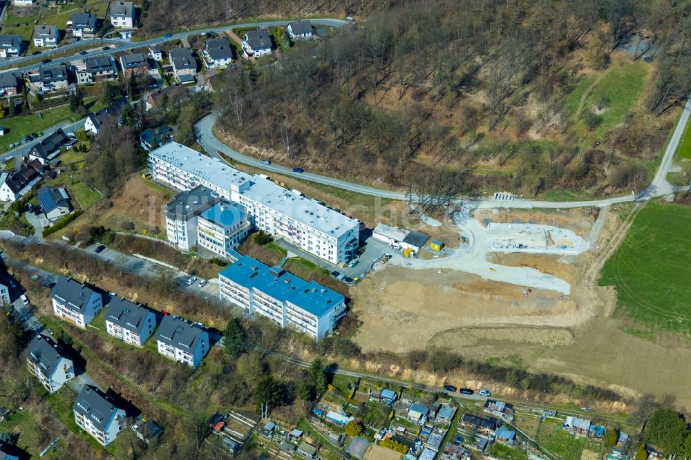 Meschede von oben - Gebäude des Altersheim - Seniorenresidenz Bernhard-Salzmann-Haus in Meschede im Bundesland Nordrhein-Westfalen, Deutschland