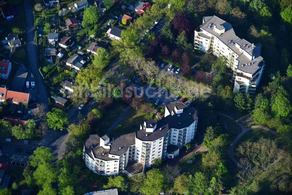 Luftbild Berlin - Gebäude des Altersheim - Seniorenresidenz DEGEWO Seniorenresidenz Am Gutspark Britz im Ortsteil Britz in Berlin, Deutschland