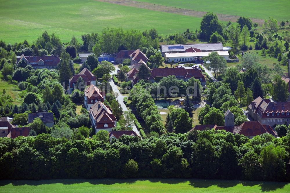 Luftbild Burg (bei Magdeburg) - Gebäude des Altersheim - Seniorenresidenz der an der Waldstraße in Burg (bei Magdeburg) im Bundesland Sachsen-Anhalt