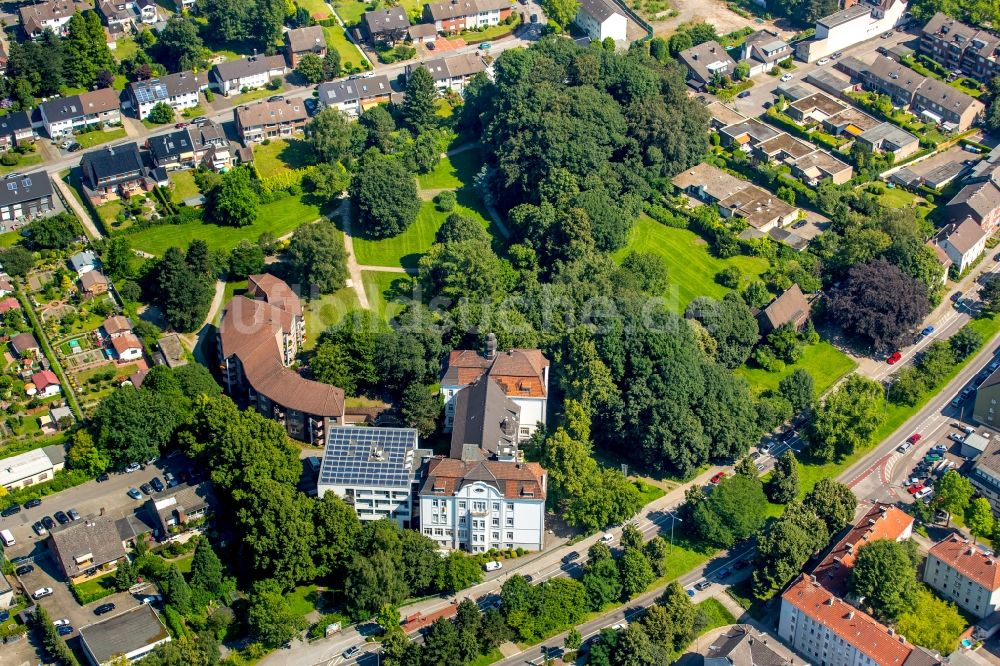 Luftaufnahme Gladbeck - Gebäude des Altersheim - Seniorenresidenz der Diakonisches Werk Gladbeck- Bottrop-Dorsten e.V. Seniorenzentrum Vinzenzheim in Gladbeck im Bundesland Nordrhein-Westfalen