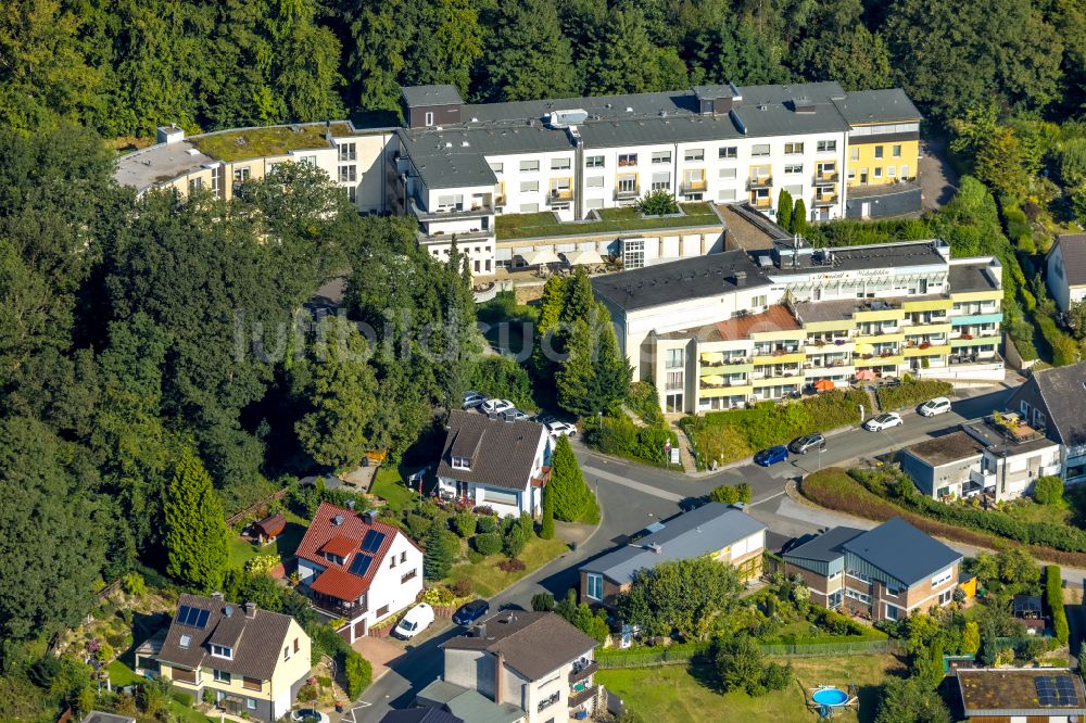 Velbert von oben - Gebäude des Altersheim - Seniorenresidenz Domizil Burgfeld in Velbert im Bundesland Nordrhein-Westfalen, Deutschland