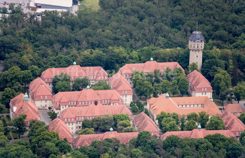 Berlin von oben - Gebäude des Altersheim - Seniorenresidenz Hospiz Ludwigpark an der Zepernicker Str in Berlin