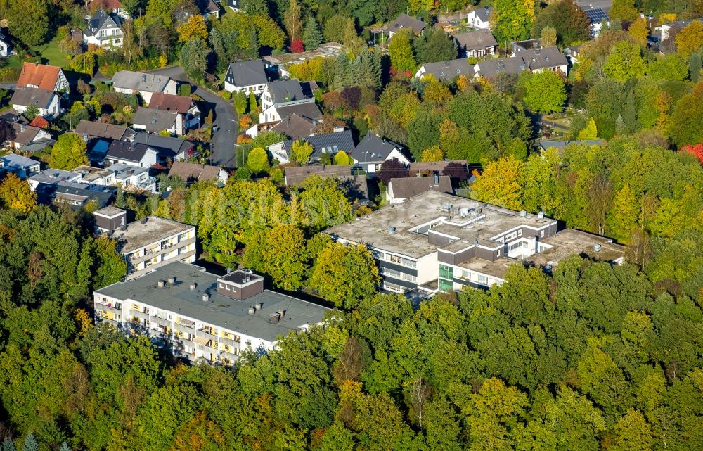 Luftbild Freudenberg - Gebäude des Altersheim - Seniorenresidenz des Johann-Hinrich-Wichern-Haus in Freudenberg im Bundesland Nordrhein-Westfalen