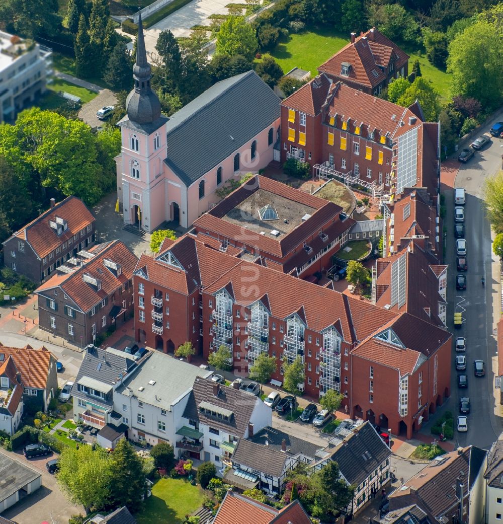 Luftaufnahme Essen - Gebäude des Altersheim - Seniorenresidenz der St. Josefshaus Kettwig in Essen im Bundesland Nordrhein-Westfalen, Deutschland