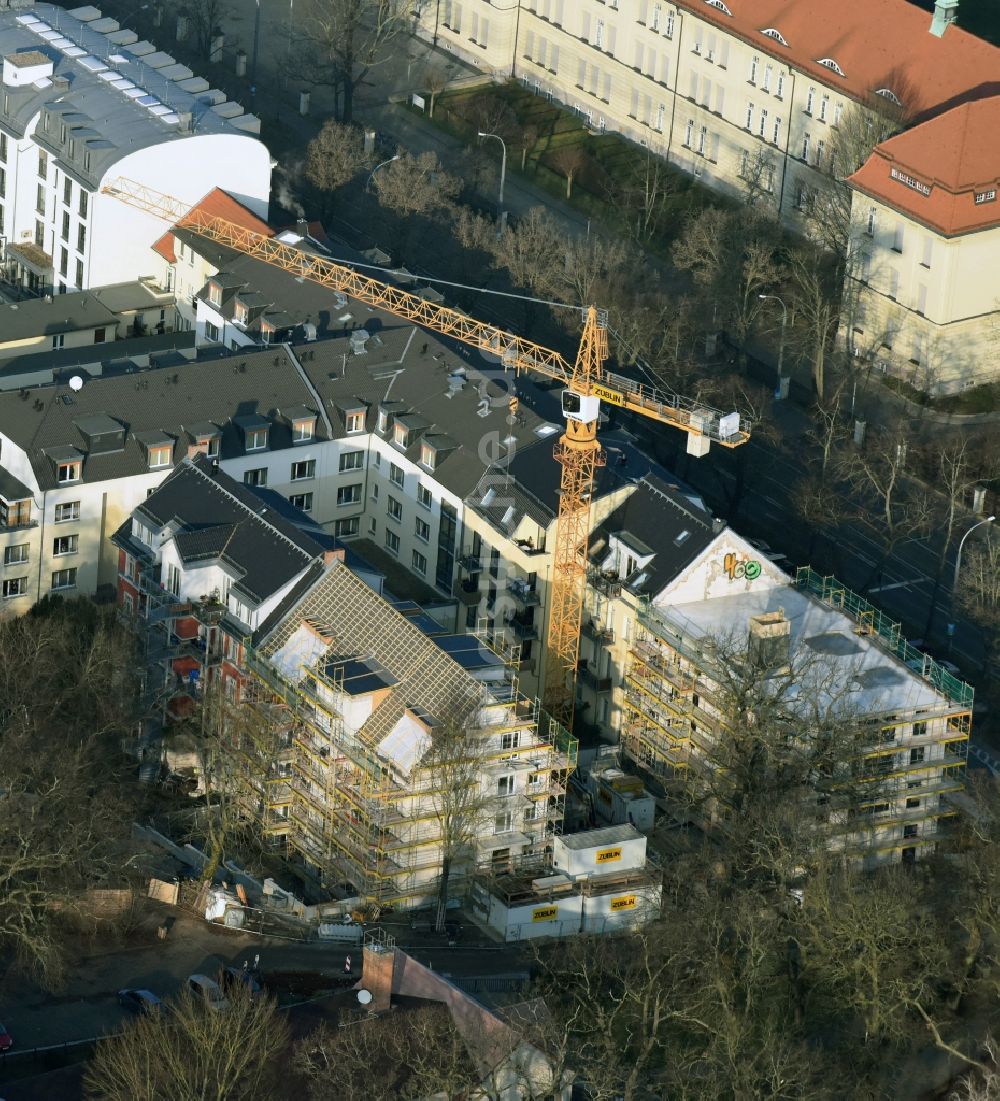 Luftaufnahme Potsdam - Gebäude des Altersheim - Seniorenresidenz der Kursana Domizil Potsdam - Haus Gabriel an der Heinrich-Mann-Allee in Potsdam im Bundesland Brandenburg