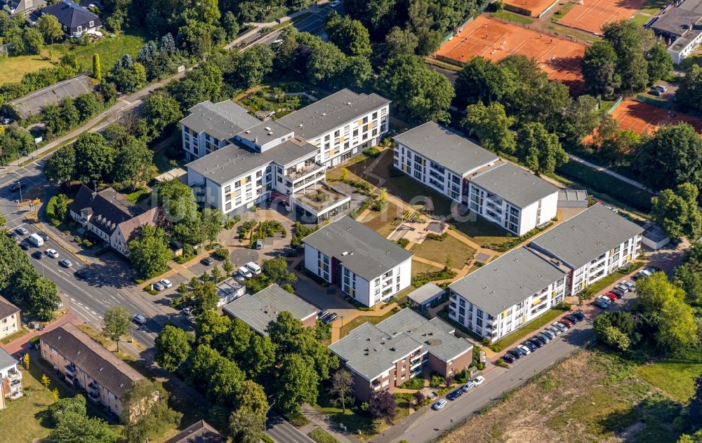 Dinslaken aus der Vogelperspektive: Gebäude des Altersheim - Seniorenresidenz Seniorenzentrum Wilhelm- Lantermann-Haus in Dinslaken im Bundesland Nordrhein-Westfalen, Deutschland