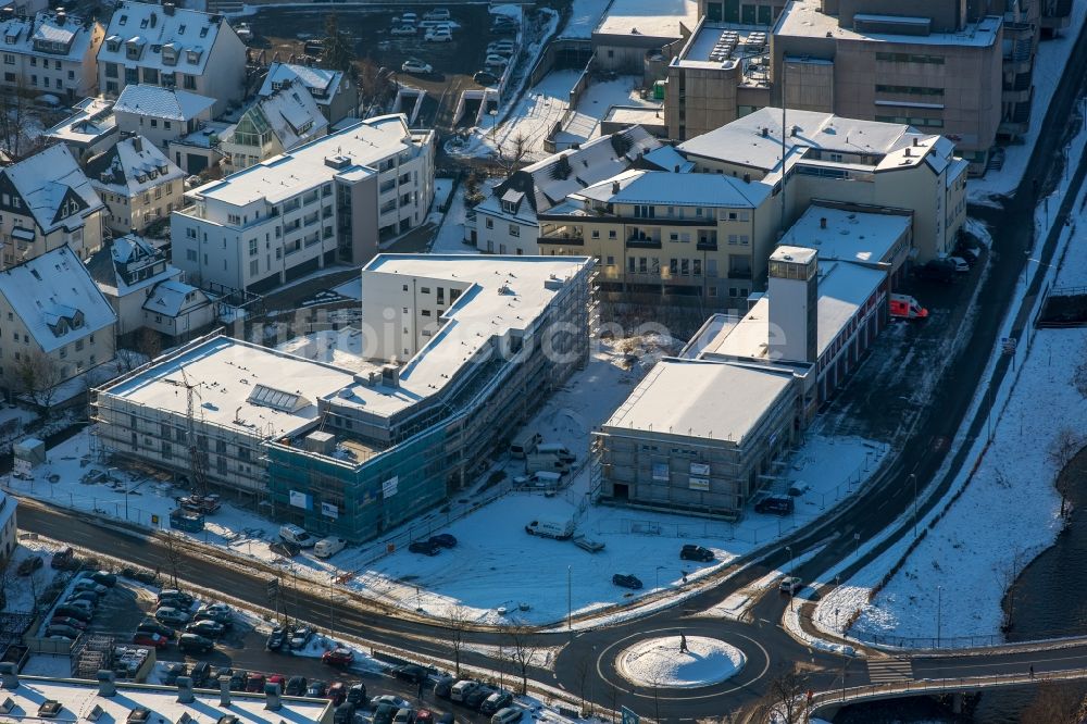 Meschede aus der Vogelperspektive: Gebäude des Altersheim - Seniorenresidenz der Siedlungs- und Baugenossenschaft Meschede eG „Rinschen Park“ in Meschede im Bundesland Nordrhein-Westfalen