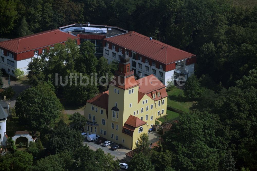 Glaubitz aus der Vogelperspektive: Gebäude des Altersheim - Seniorenresidenz der Volkssolidarität Schlossresidenz Glaubitz GmbH in Glaubitz im Bundesland Sachsen