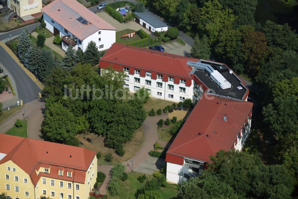 Luftbild Glaubitz - Gebäude des Altersheim - Seniorenresidenz der Volkssolidarität Schlossresidenz Glaubitz GmbH in Glaubitz im Bundesland Sachsen