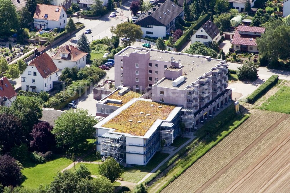 Kandel von oben - Gebäude des Altersheim - Seniorenresidenz der Willi-Hussong-Haus in Kandel im Bundesland Rheinland-Pfalz