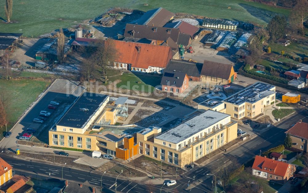 Hamm von oben - Gebäude des Altersheim - Seniorenzentrum St. Josef an der Münsterstraße in Kötterberg im Bundesland Nordrhein-Westfalen