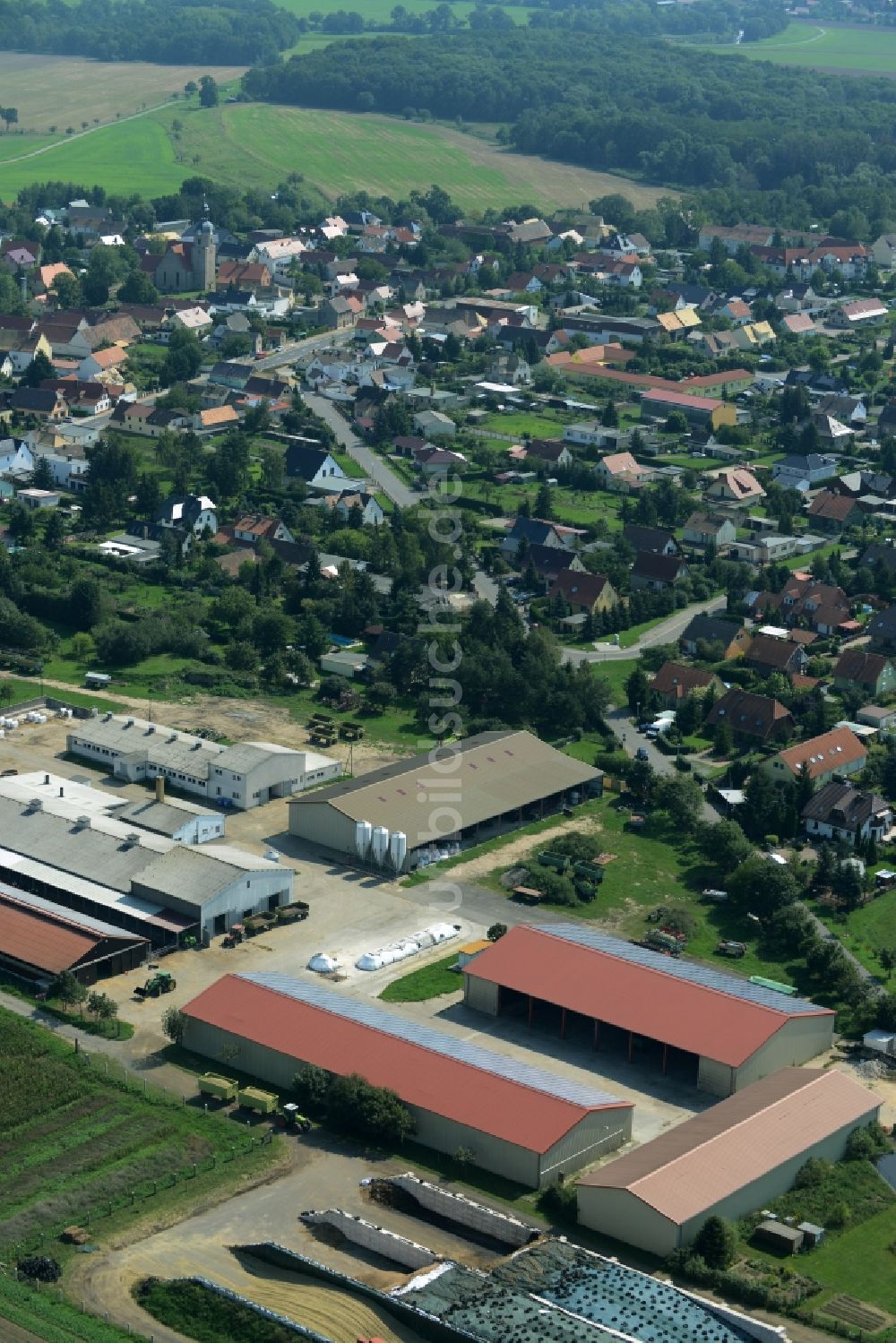 Zschepplin von oben - Gebäude eines Bauernhofes und landwirtschaftlichen Betriebes am Rand von Zschepplin im Bundesland Sachsen