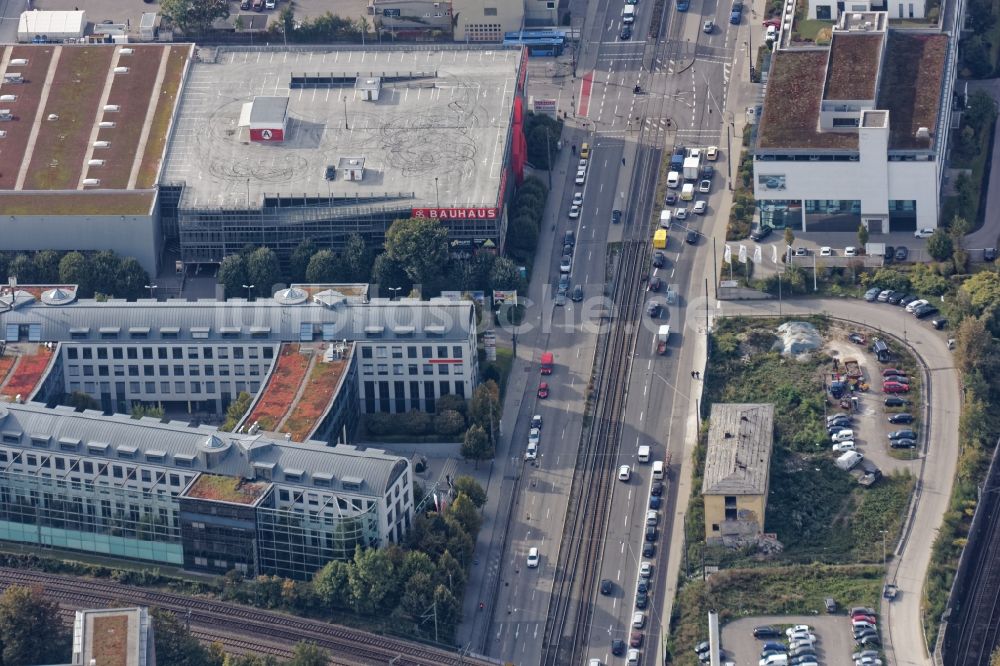 Luftaufnahme München - Gebäude des Bauhaus Baumarktes an der Landsberger Straße in München Laim im Bundesland Bayern