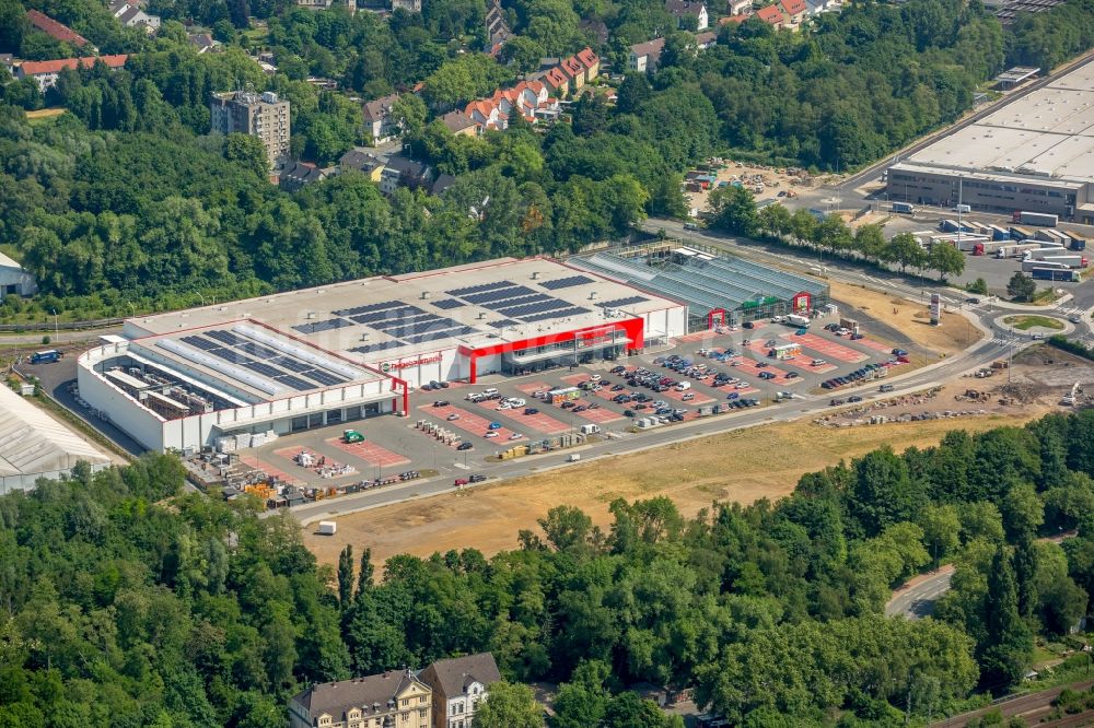 Luftaufnahme Bochum - Gebäude des Baumarktes der baumarkt direkt GmbH & Co KG entlang der Hauptstraße im Ortsteil Bochum Ost in Bochum im Bundesland Nordrhein-Westfalen, Deutschland