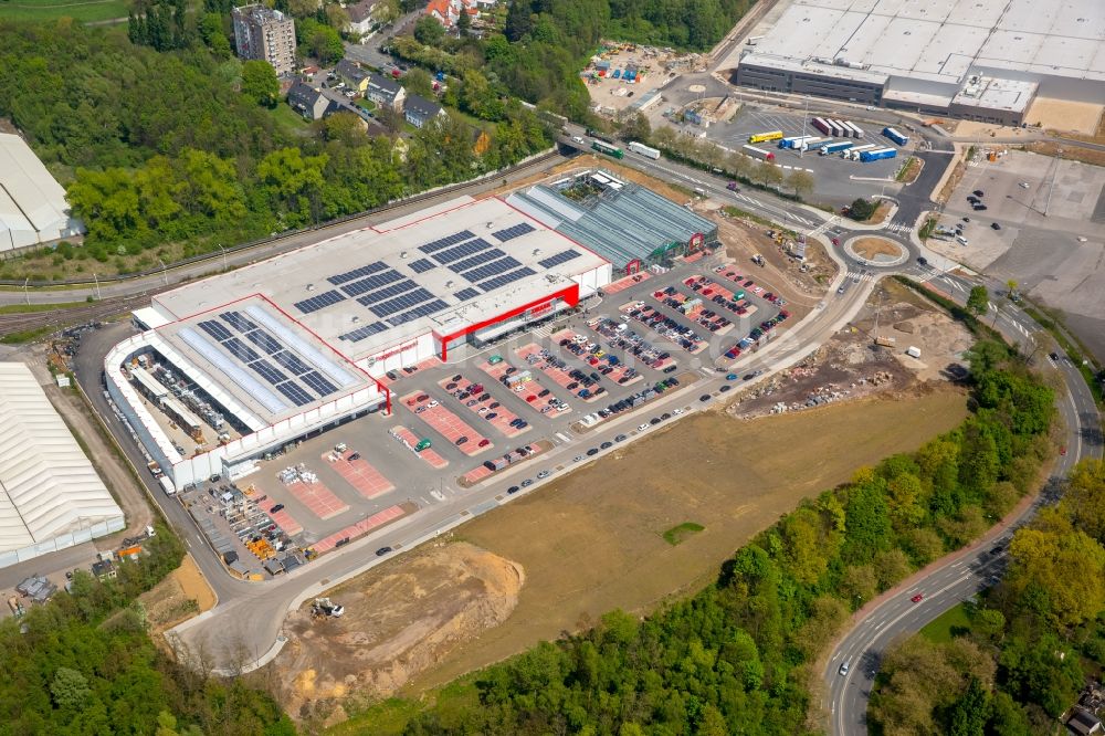 Bochum aus der Vogelperspektive: Gebäude des Baumarktes der Hagebaumarkt Ziesak an der Hauptstraße in Bochum im Bundesland Nordrhein-Westfalen