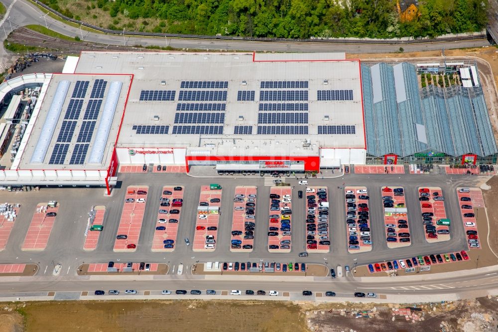 Bochum von oben - Gebäude des Baumarktes der Hagebaumarkt Ziesak an der Hauptstraße in Bochum im Bundesland Nordrhein-Westfalen