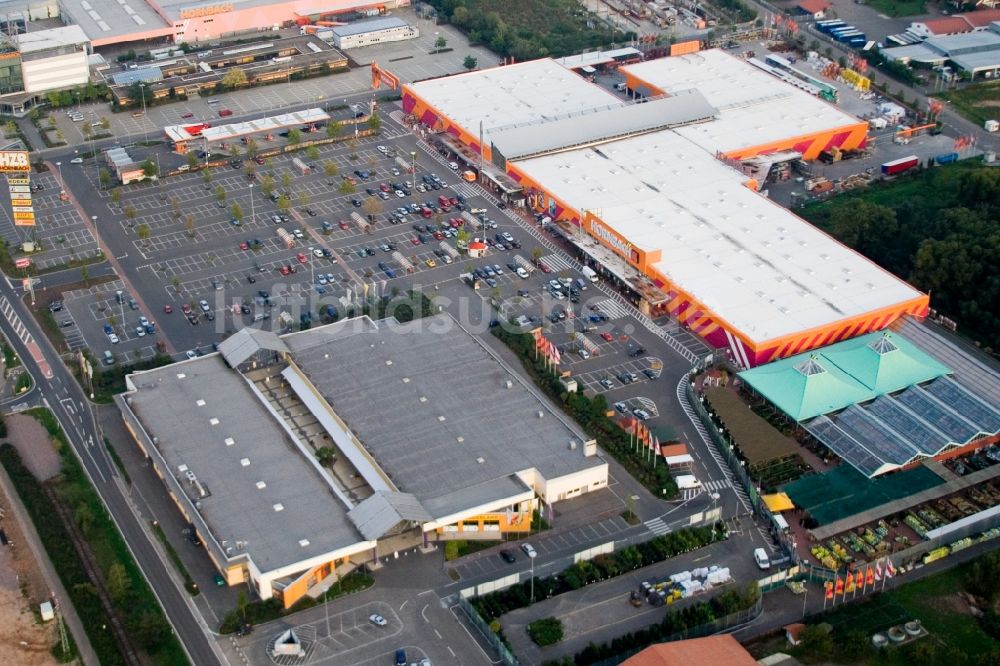 Luftbild Bornheim - Gebäude des Baumarktes der Hornbach Zentrale im Ortsteil Industriegebiet Bornheim in Bornheim im Bundesland Rheinland-Pfalz