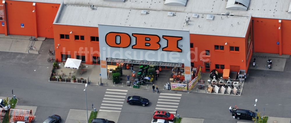 Luftbild Bernau - Gebäude des Baumarktes OBI an der J.-F.-A Johann-Friedrich-A.-Borsig-Straße in Bernau im Bundesland Brandenburg, Deutschland