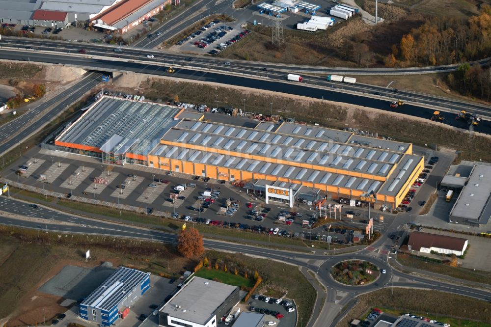 Forchheim aus der Vogelperspektive: Gebäude des Baumarktes OBI Markt in Forchheim im Bundesland Bayern, Deutschland