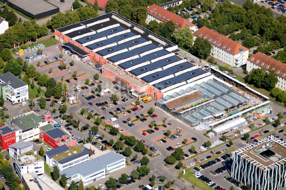 Heilbronn aus der Vogelperspektive: Gebäude des Baumarktes OBI Markt Heilbronn-Schwabenhof in Heilbronn im Bundesland Baden-Württemberg, Deutschland