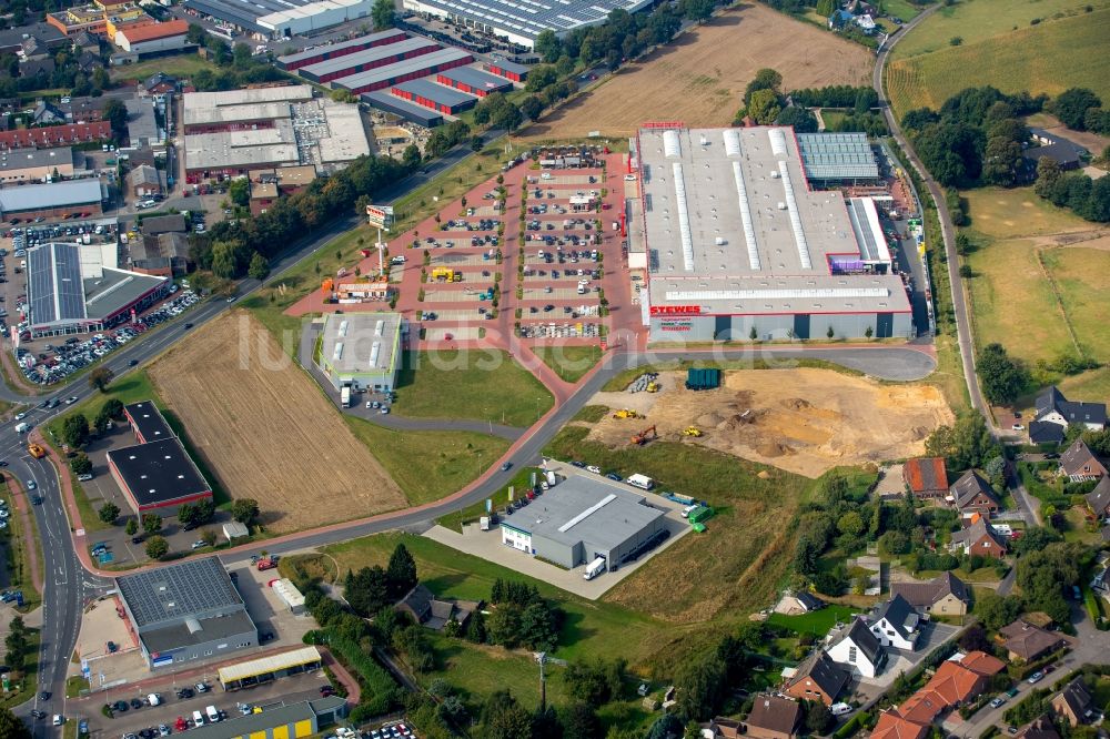 Luftbild Wesel - Gebäude des Baumarktes Stewes hagebaumarkt in Wesel im Bundesland Nordrhein-Westfalen