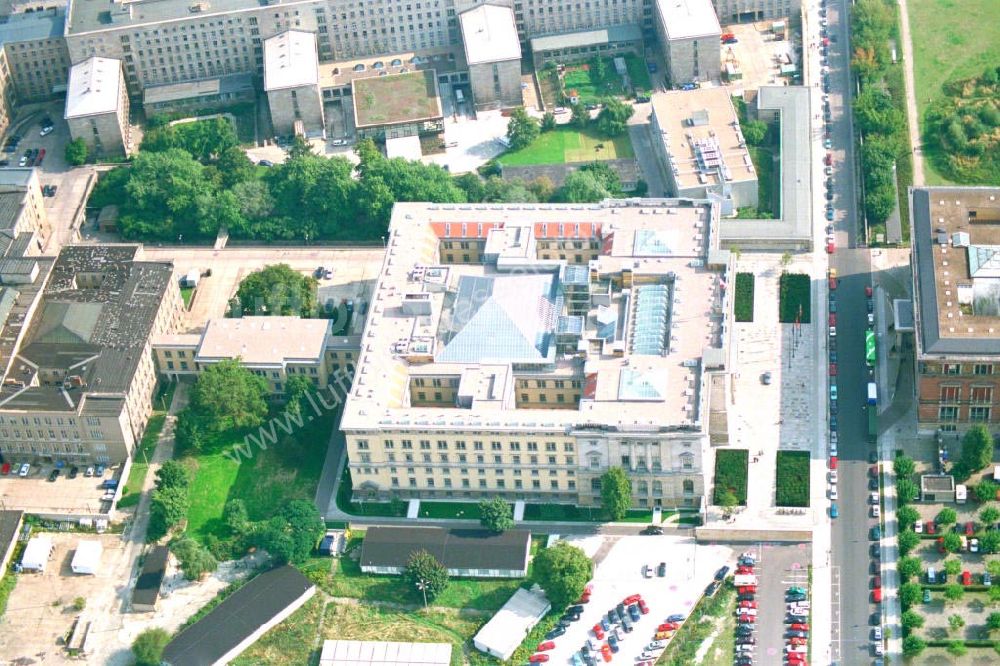 Berlin von oben - Gebäude des Berliner Landtages an der Käthe-Niederkirchner-Strasse in Berlin Mitte.