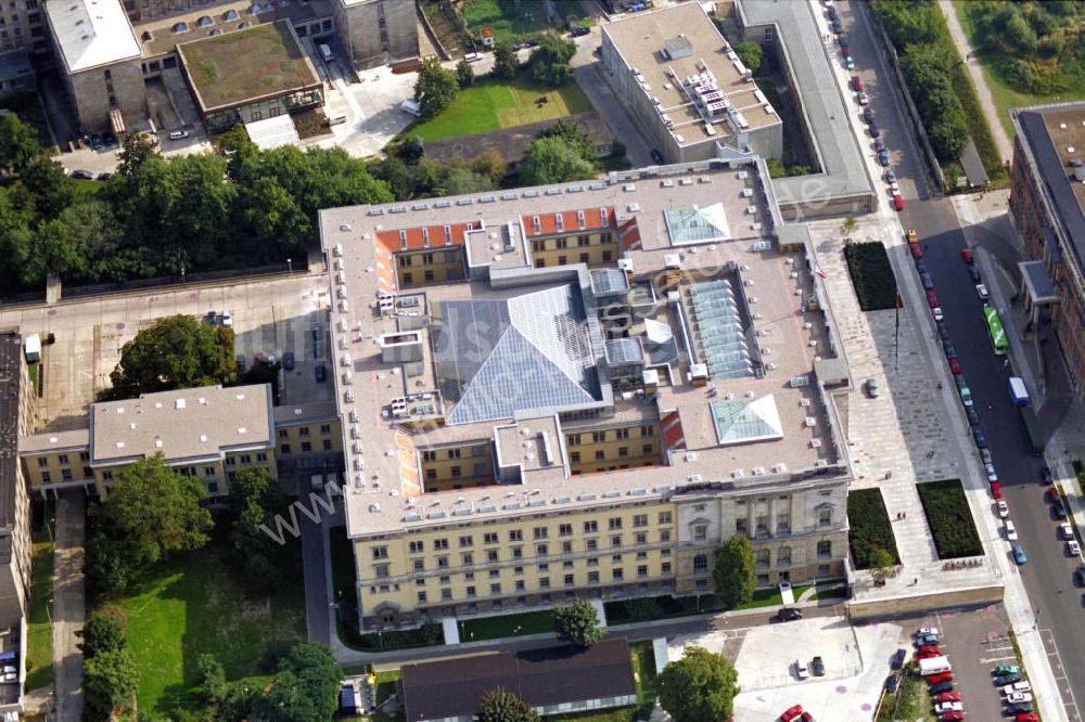 Berlin aus der Vogelperspektive: Gebäude des Berliner Landtages an der Käthe-Niederkirchner-Strasse in Berlin Mitte.