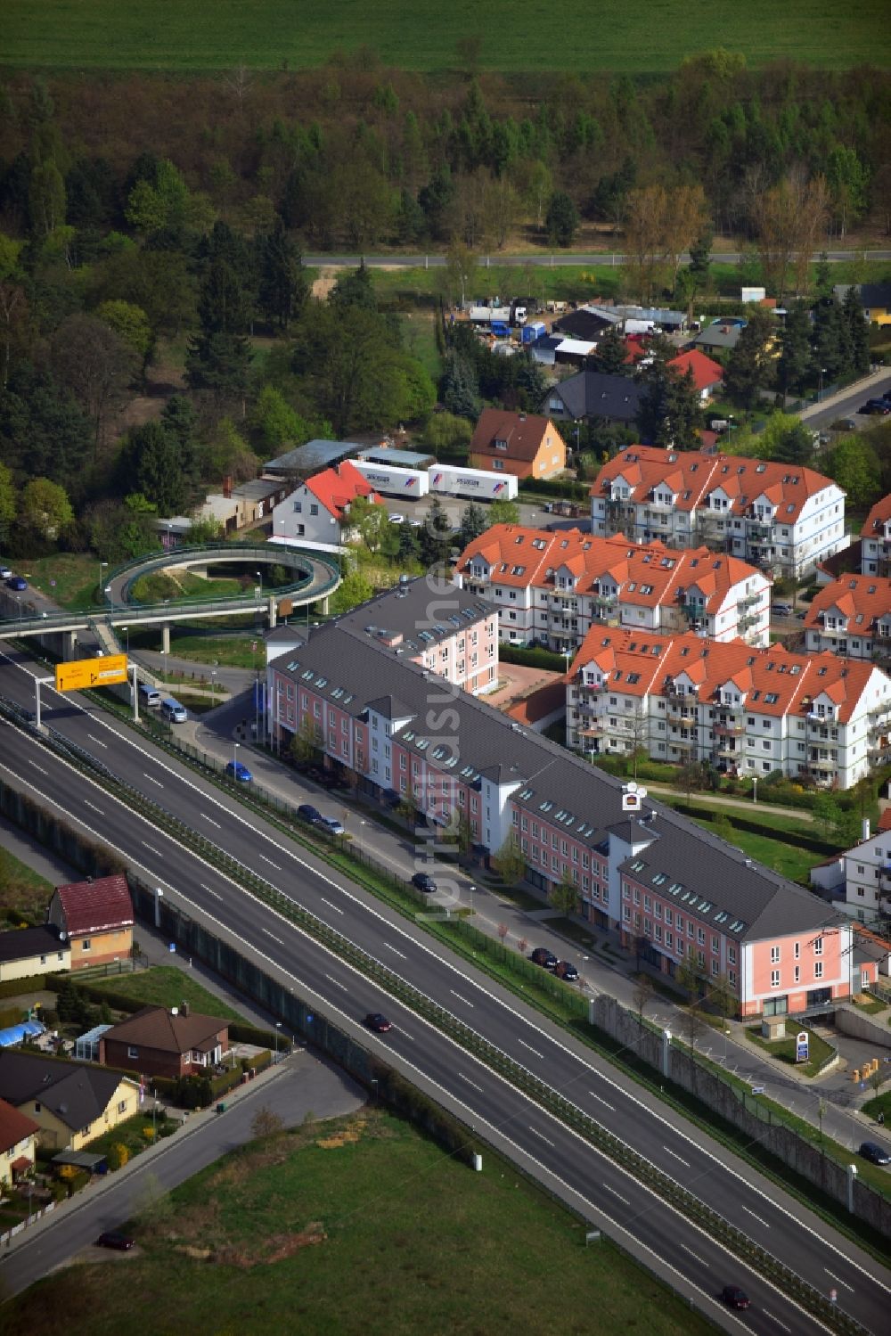 Luftaufnahme Mahlow - Gebäude des Best Western Premier Airporthotel Fontane an der Jonas-Lie-Strasse in Mahlow in Brandenburg