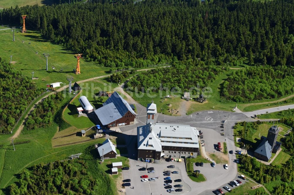 Oberwiesenthal aus der Vogelperspektive: Gebäude des Besucherzentrums auf der Bergkuppe des Fichtelberg in Oberwiesenthal im Bundesland Sachsen, Deutschland