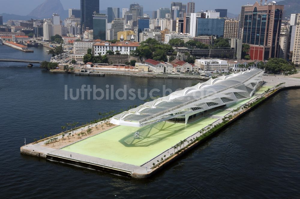 Luftaufnahme Rio de Janeiro - Gebäude des Besucherzentrums „Museum of Tomorrow“ an der Uferpromenade in Rio de Janeiro in Rio de Janeiro, Brasilien