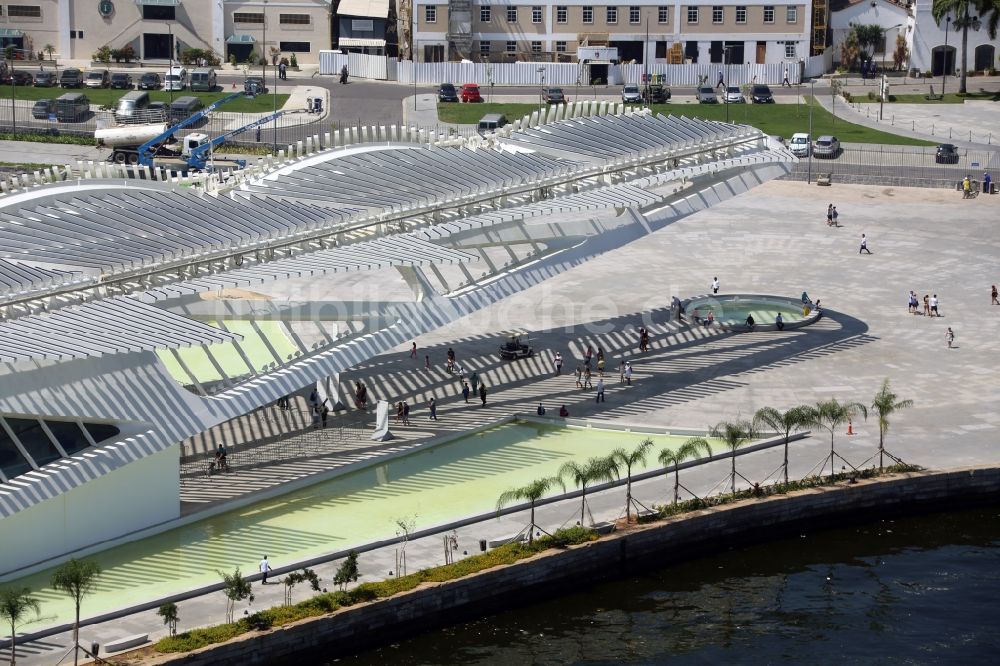 Luftbild Rio de Janeiro - Gebäude des Besucherzentrums „Museum of Tomorrow“ an der Uferpromenade in Rio de Janeiro in Rio de Janeiro, Brasilien