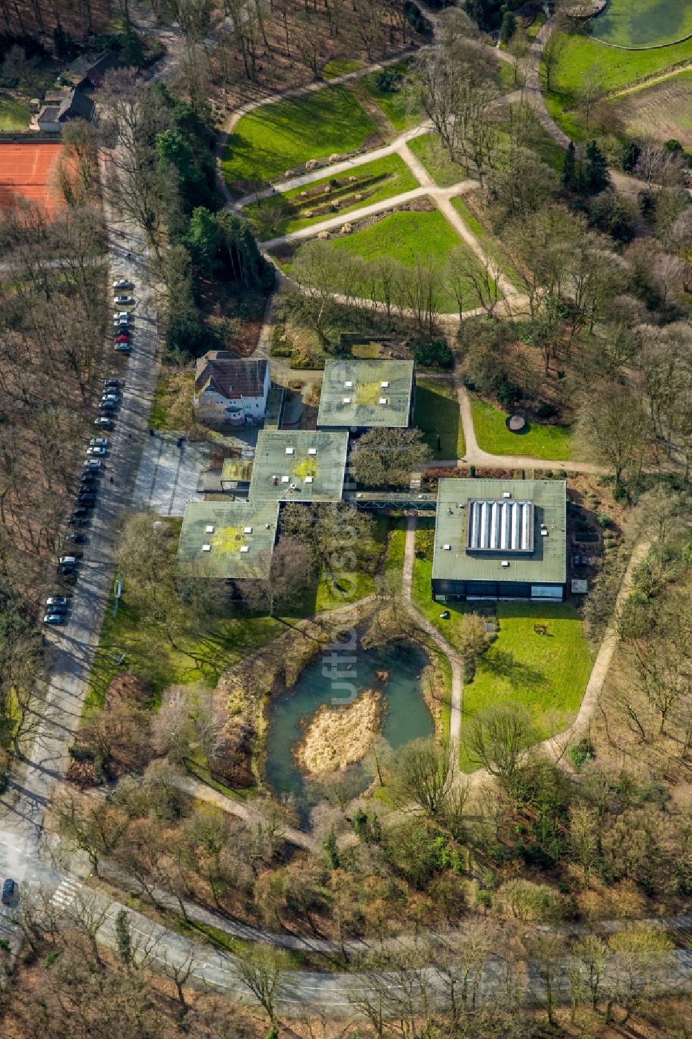 Bottrop von oben - Gebäude des Besucherzentrums Museumszentrum Quadrat Im Stadtgarten im Ortsteil Stadtmitte in Bottrop im Bundesland Nordrhein-Westfalen