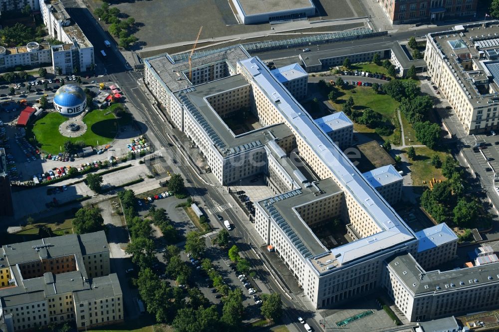 Luftaufnahme Berlin - Gebäude des Bundesministerium der Finanzen / Finanzministerium an der Wilhelmstraße in Berlin - Mitte